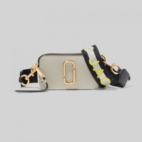 Marc Jacobs - The Logo Strap Snapshot